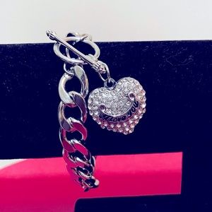 Heart Charm Silvertone Bracelet🥰